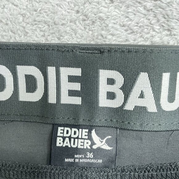 Eddie Bauer Rainier 10” Tech Shorts Men’s 36 Cargo Outdoor Black J179 - Picture 4 of 8